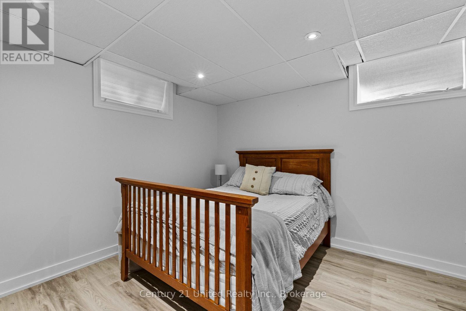 31 RIVER STREET - 38