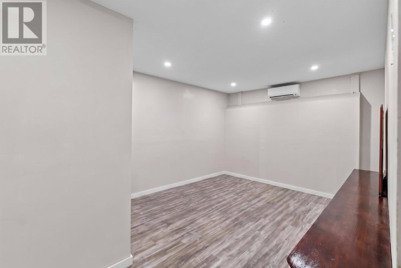 4 MacLean Avenue - Image 16