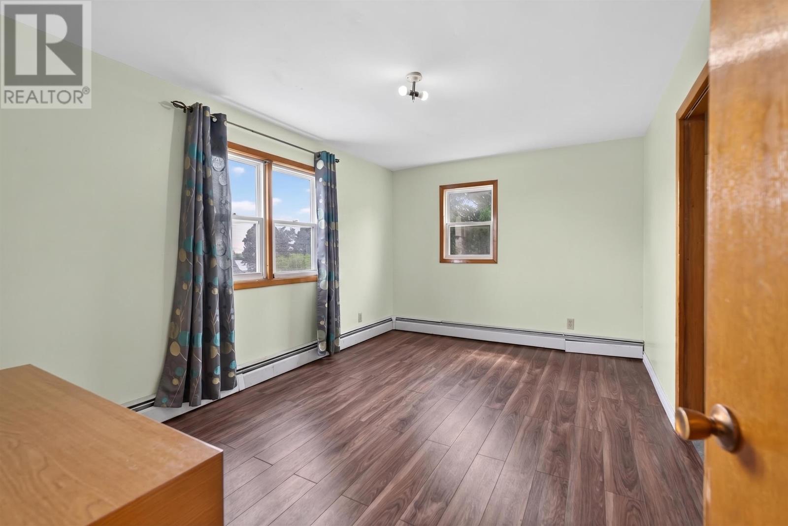 4 MacLean Avenue - Image 21