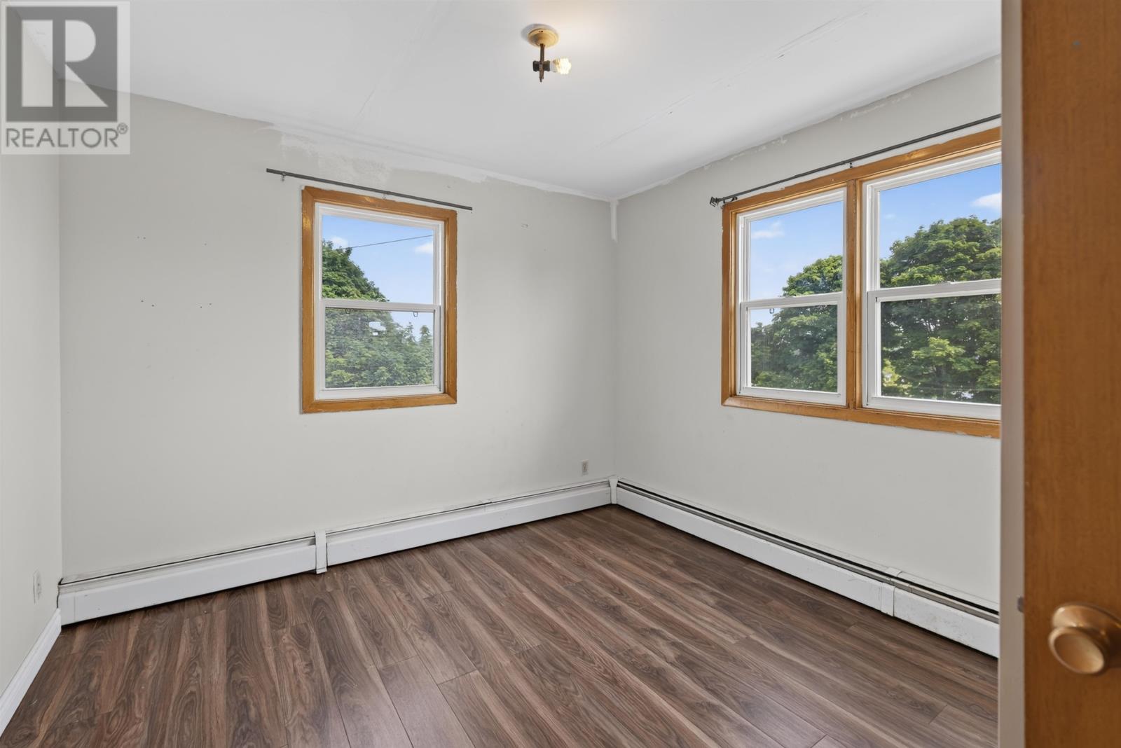 4 MacLean Avenue - Image 23