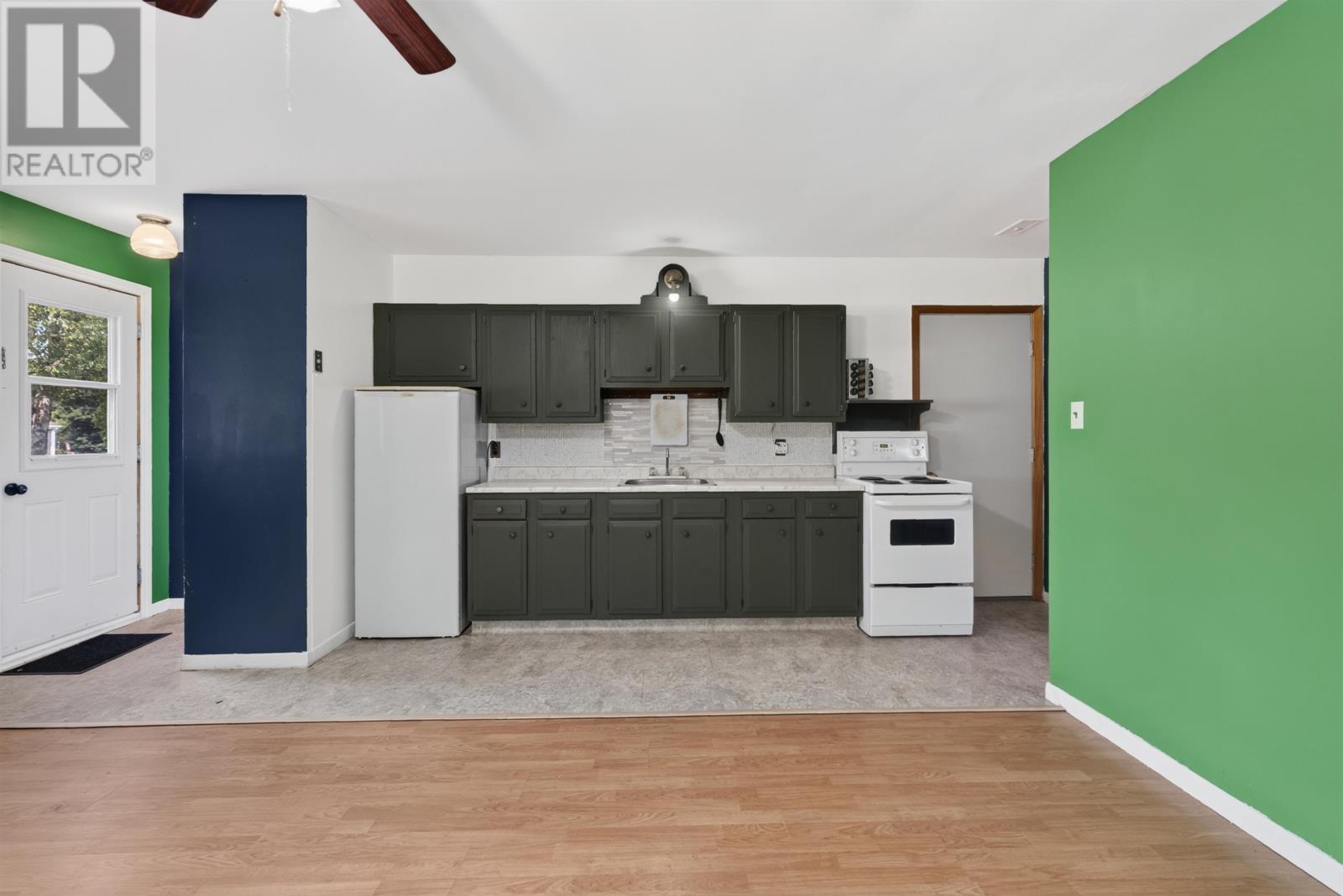 4 MacLean Avenue - Image 37