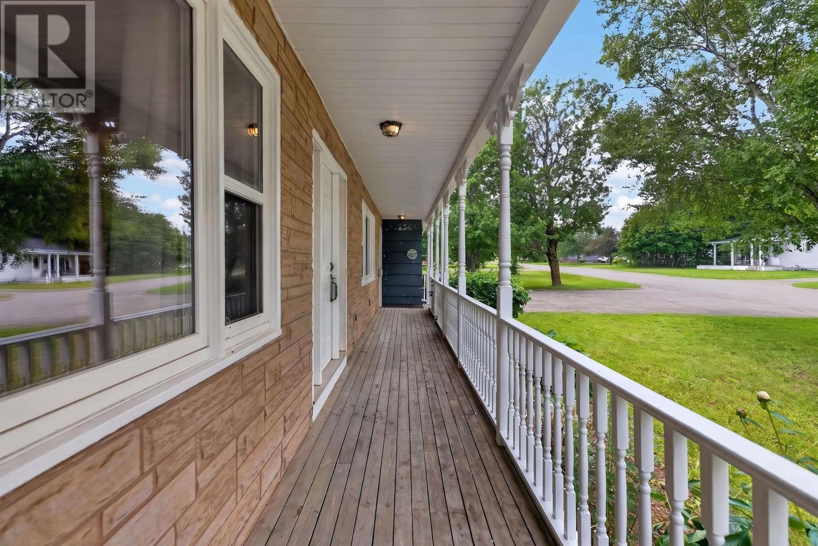 4 MacLean Avenue - Image 4