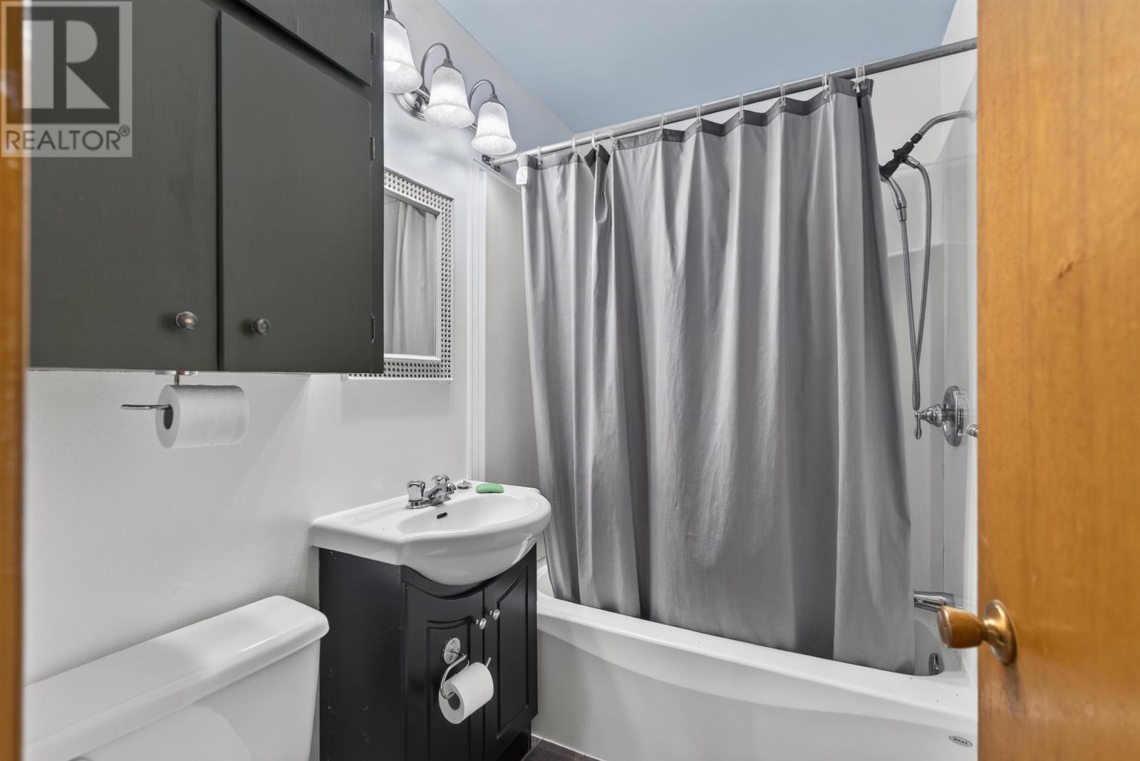 4 MacLean Avenue - Image 40