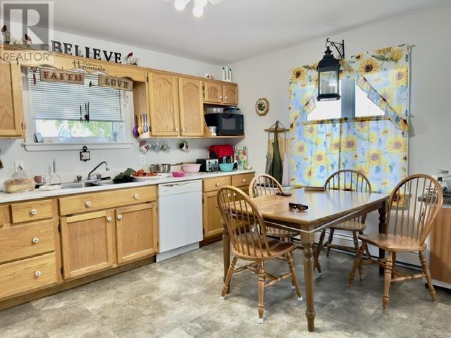 271 & 273 MacEwen - Image 4