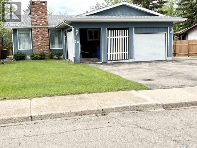 70 Clarewood CRESCENT - 1