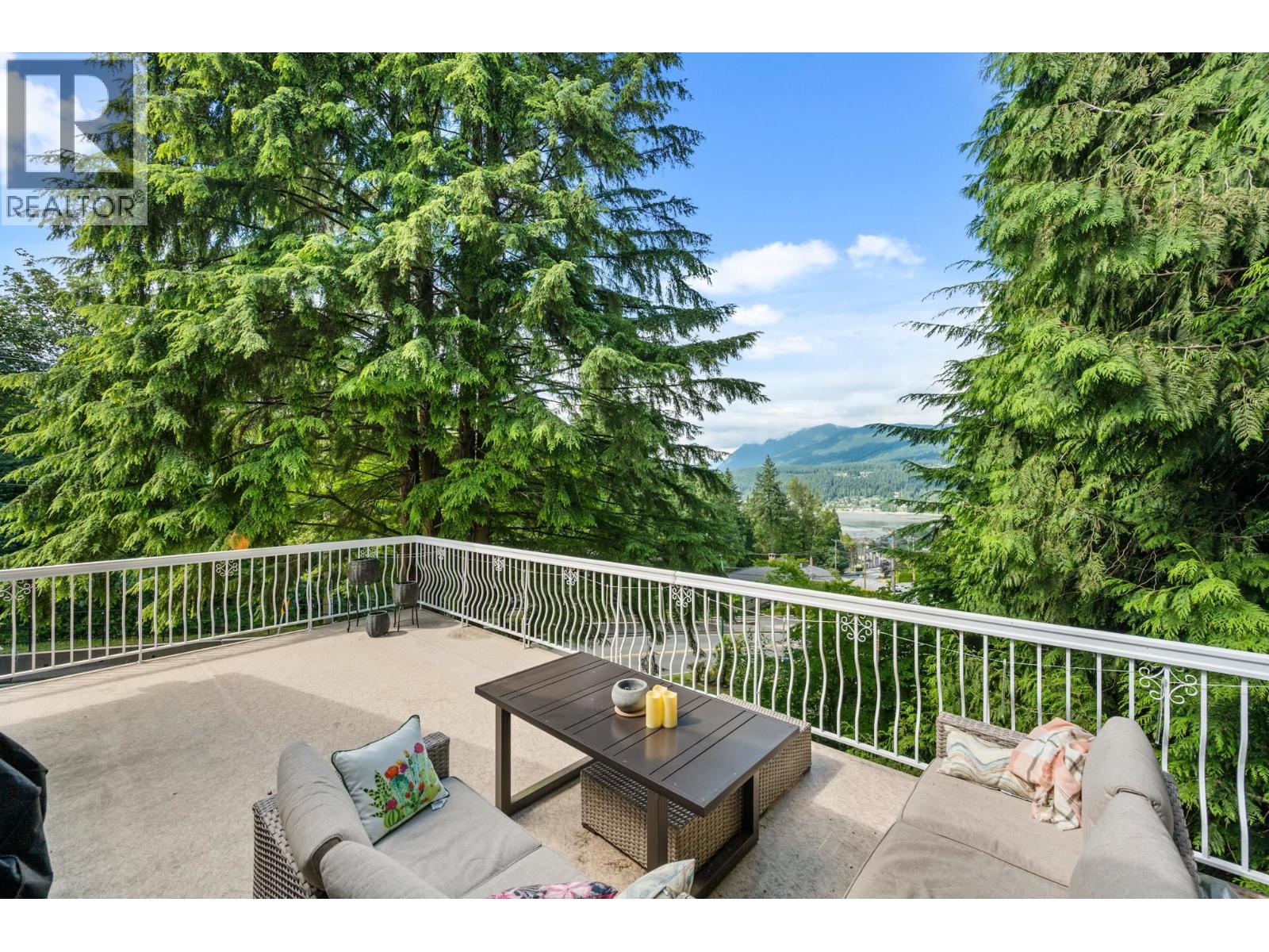 4 Bed, 2 Bath House for Sale in Coquitlam – 1001 GATENSBURY STREET, Coquitlam – MLS# R3142809 - Image 31