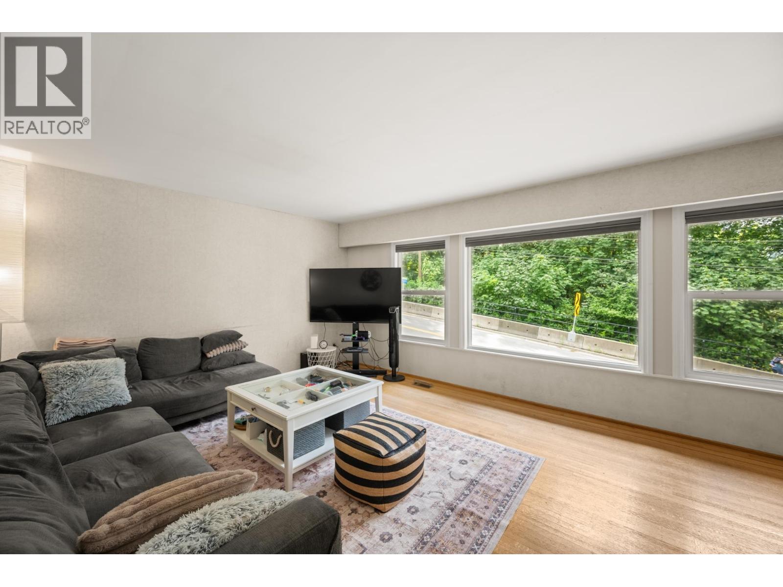 4 Bed, 2 Bath House for Sale in Coquitlam – 1001 GATENSBURY STREET, Coquitlam – MLS# R3142809 - Image 15