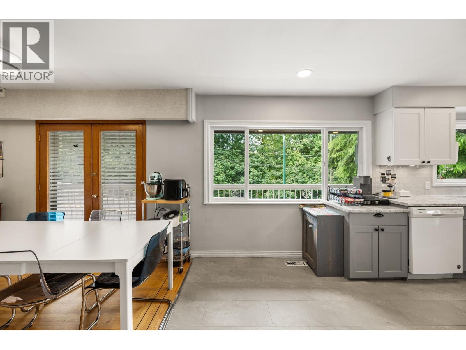 4 Bed, 2 Bath House for Sale in Coquitlam – 1001 GATENSBURY STREET, Coquitlam – MLS# R3142809 - Image 9