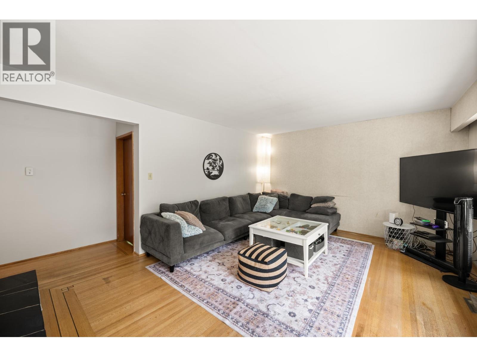 4 Bed, 2 Bath House for Sale in Coquitlam – 1001 GATENSBURY STREET, Coquitlam – MLS# R3142809 - Image 14