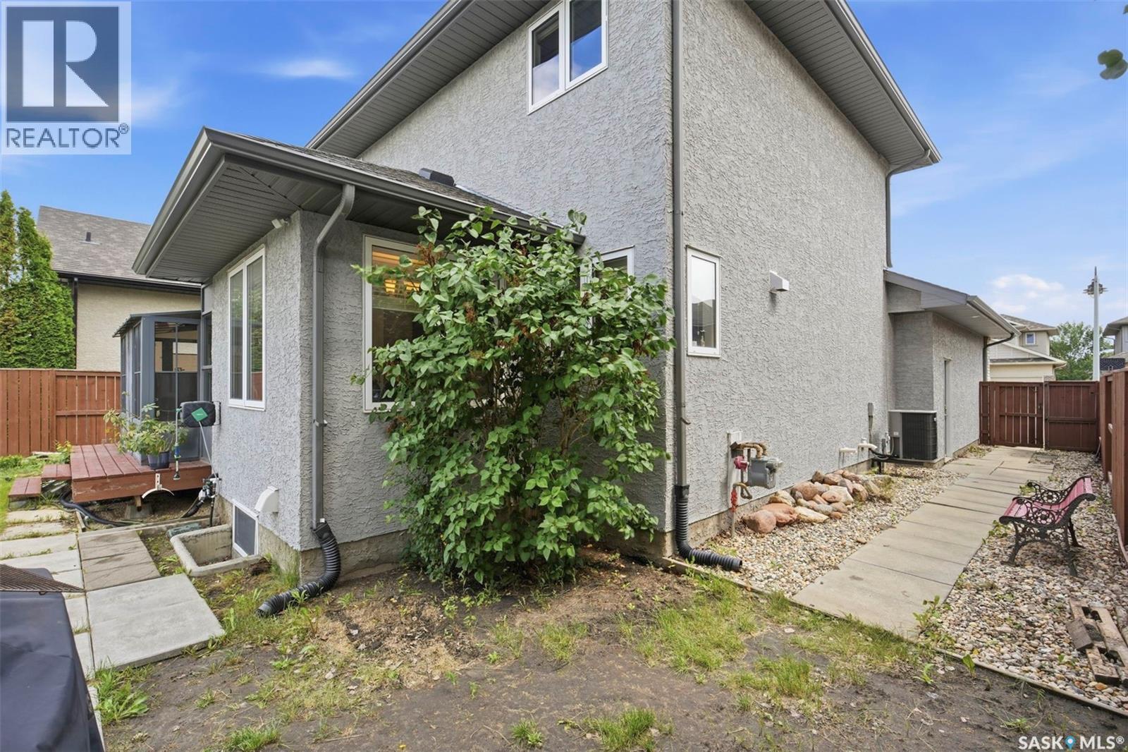 110 Robertson COVE — photo 35