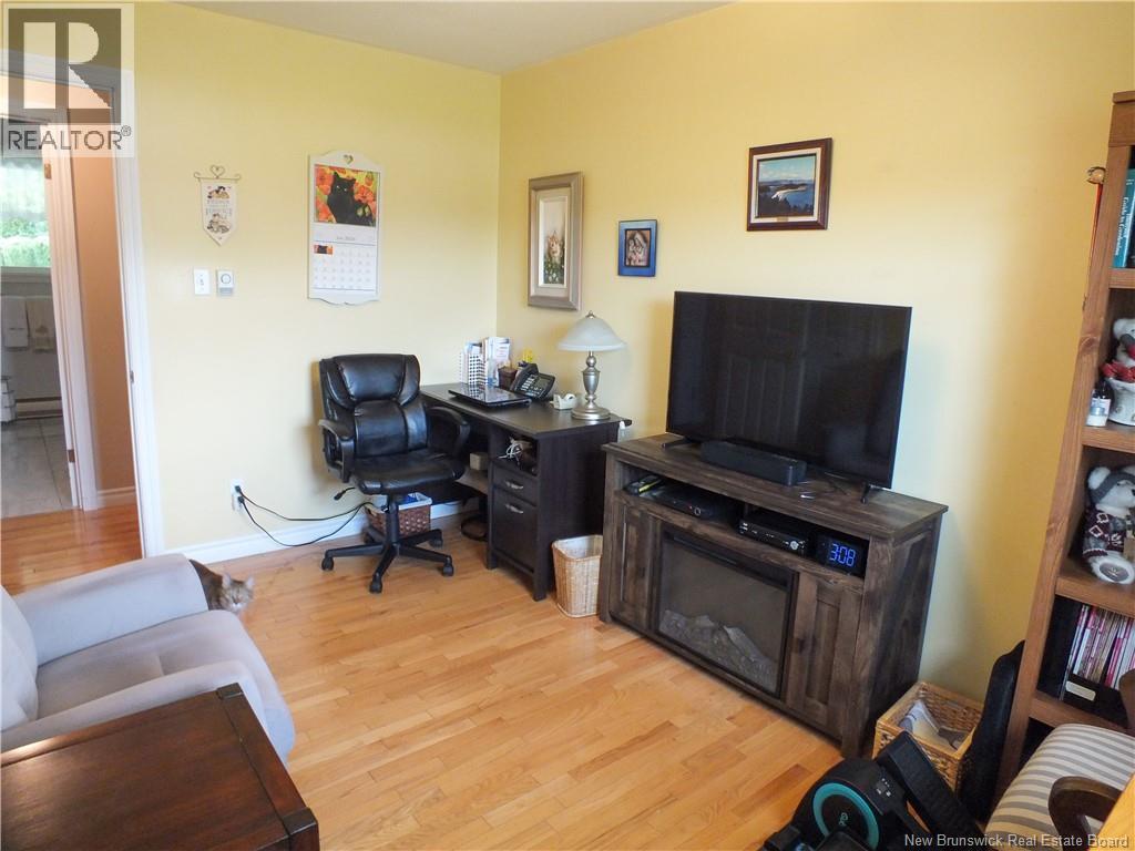 111 Bicentennial Drive - 18