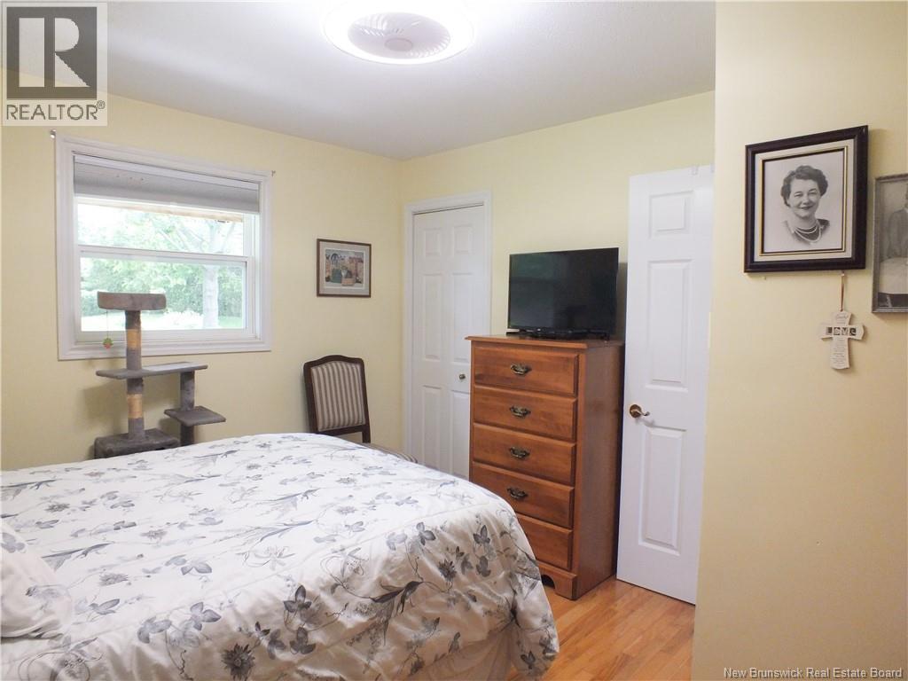 111 Bicentennial Drive - Image 29