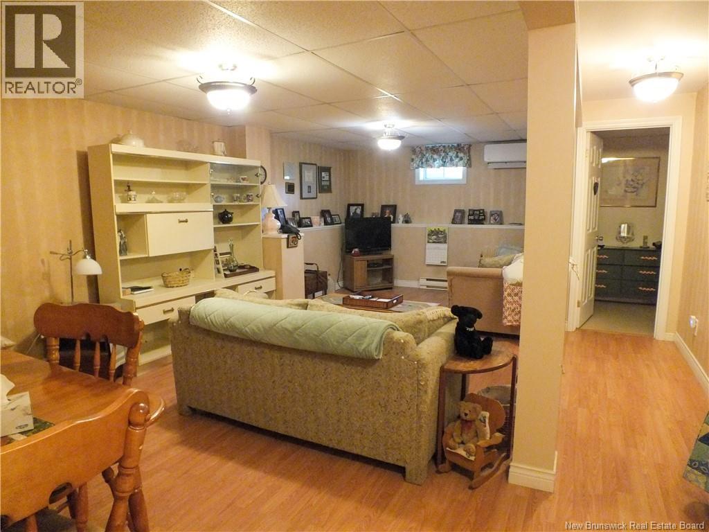 111 Bicentennial Drive - 36