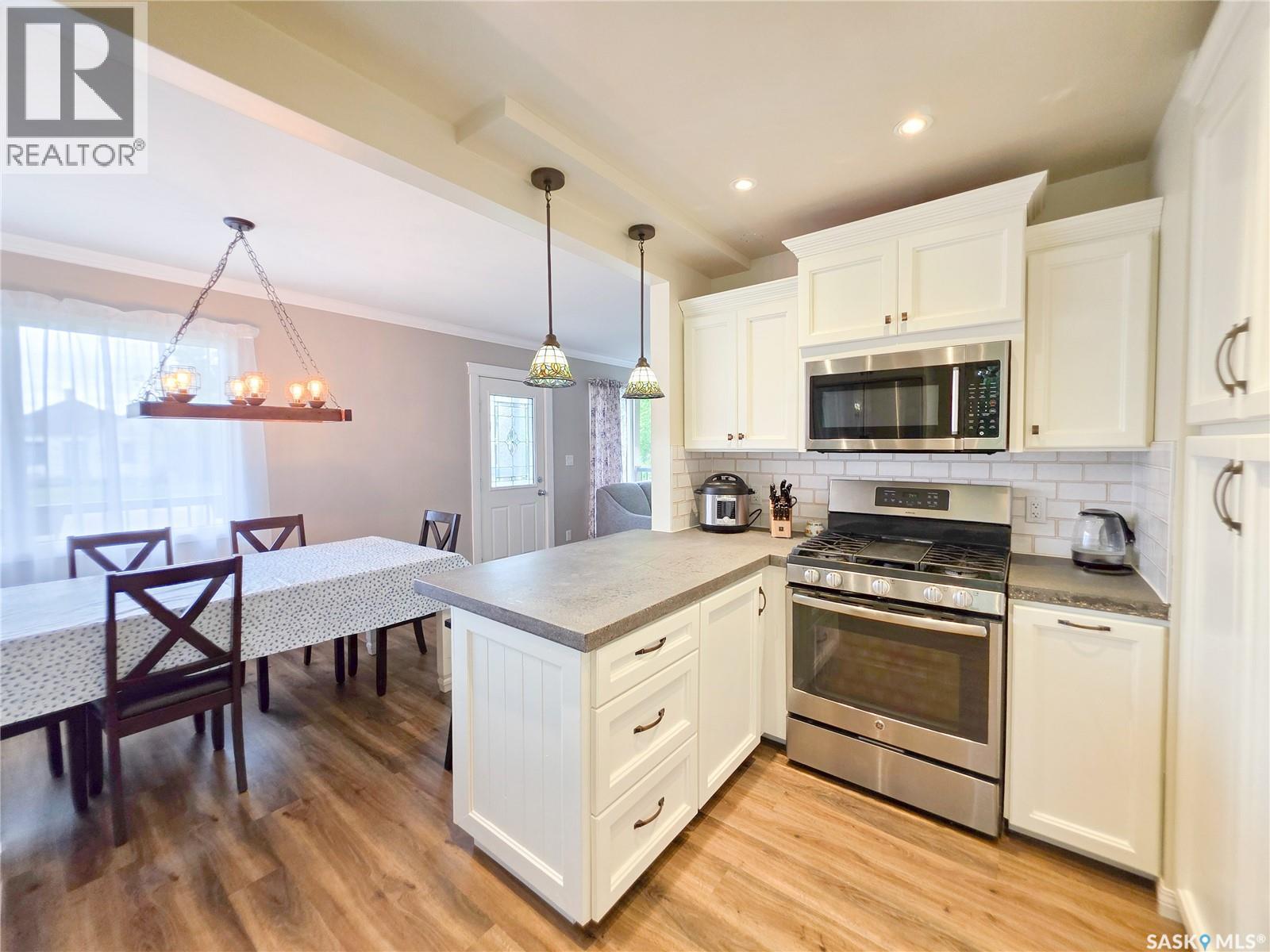 121 1st AVENUE NE — photo 18