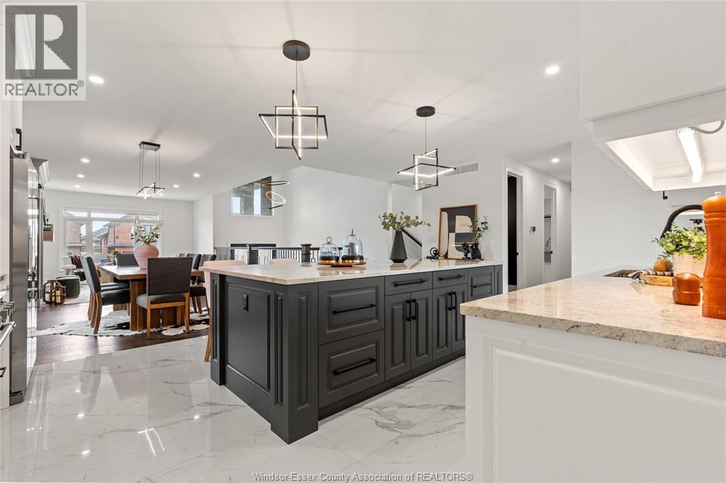 3161 MCROBBIE - 10