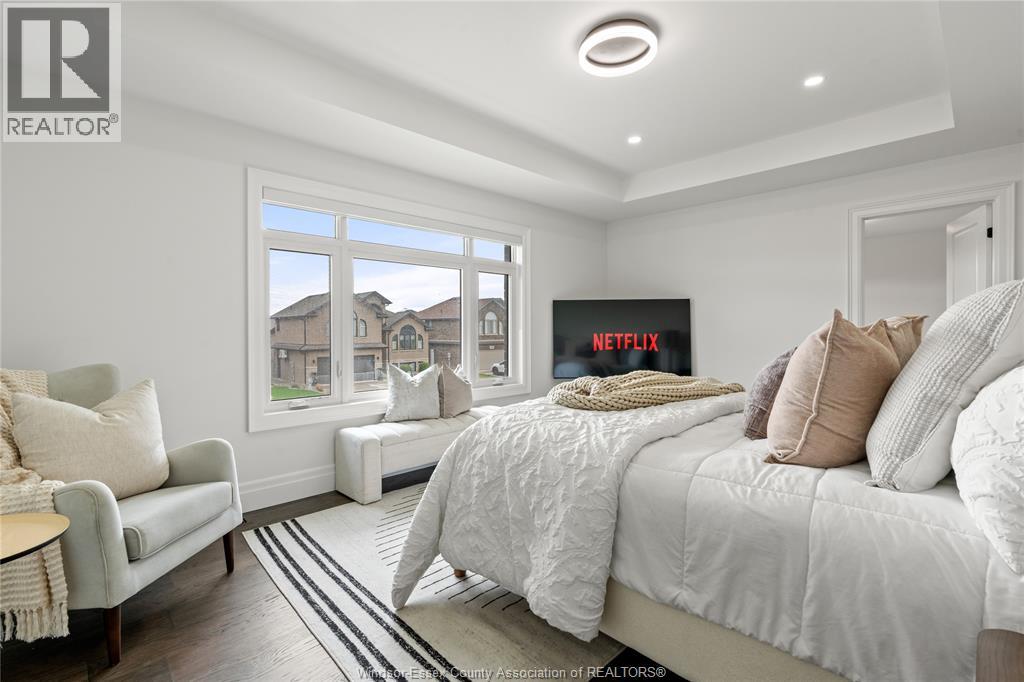 3161 MCROBBIE - 18