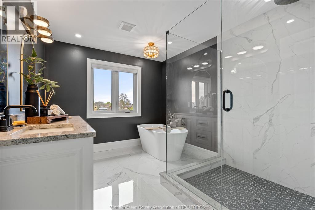 3161 MCROBBIE - 21