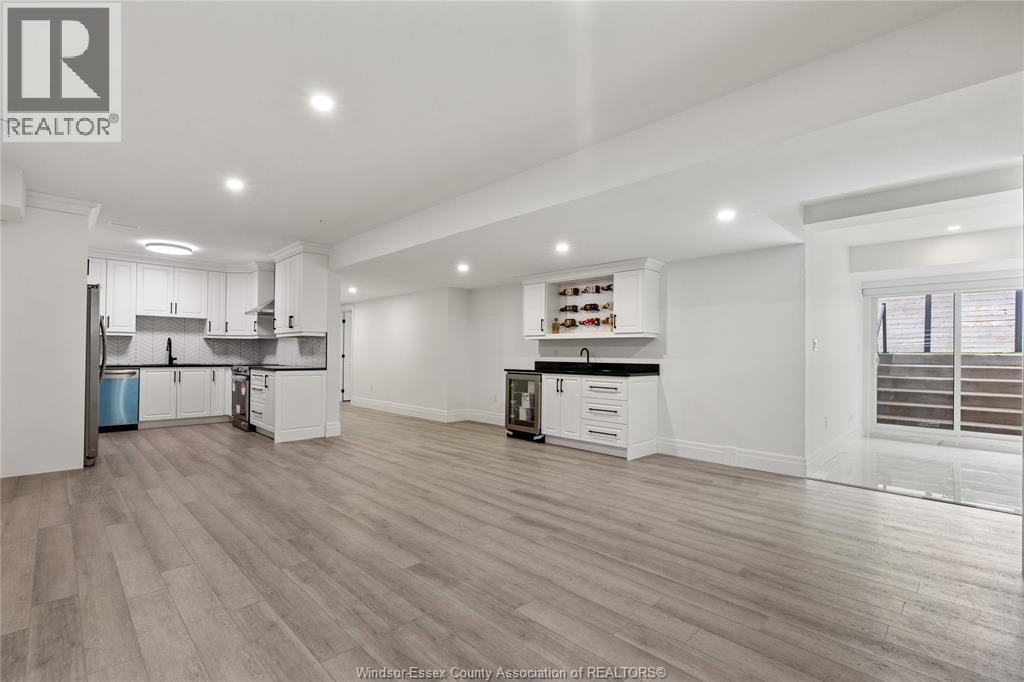 3161 MCROBBIE - 36