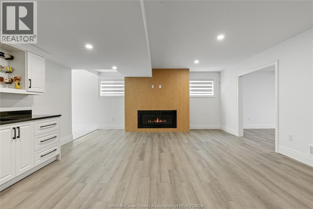 3161 MCROBBIE - 38