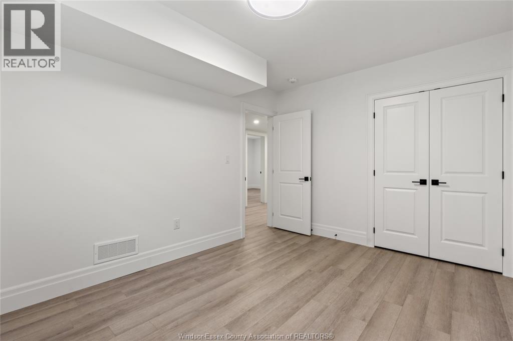 3161 MCROBBIE - 41