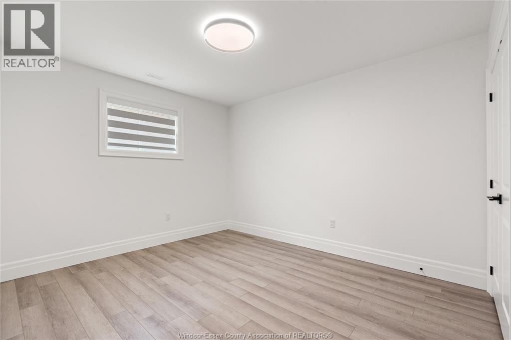 3161 MCROBBIE - 42