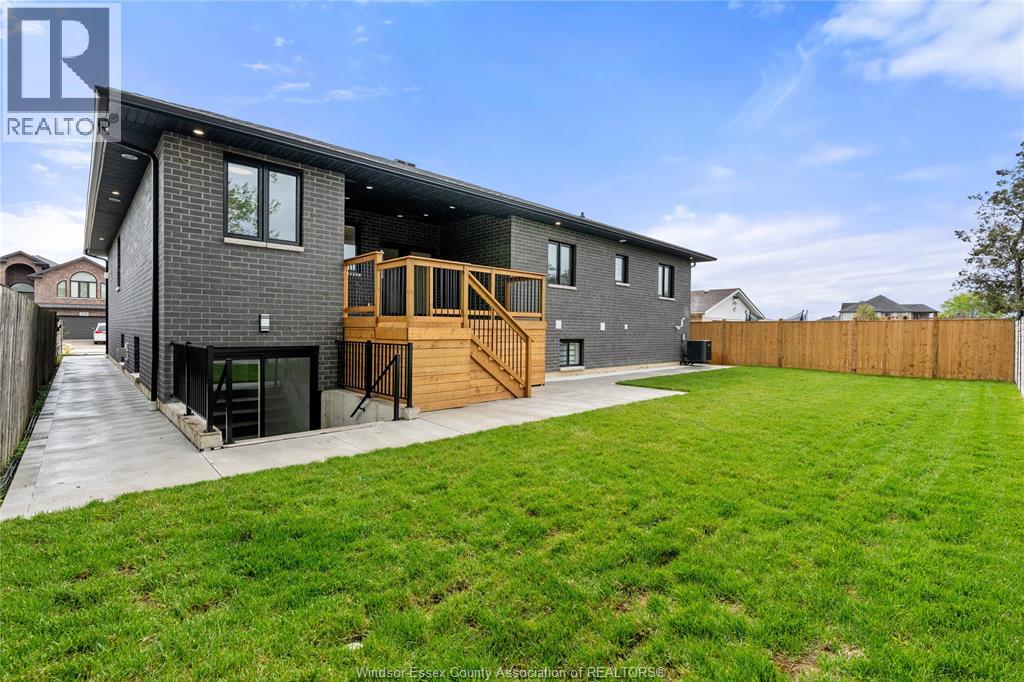 3161 MCROBBIE - 48