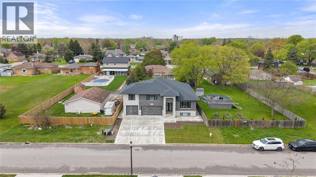3161 MCROBBIE - 50