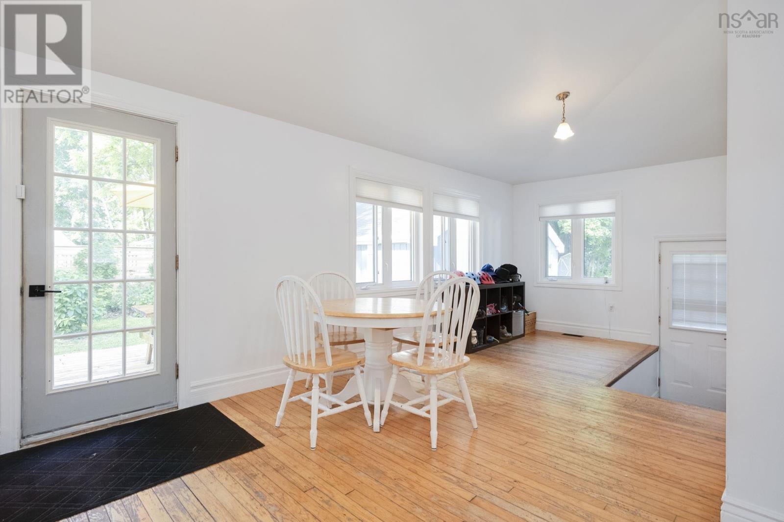 118 Belcher Street - 10