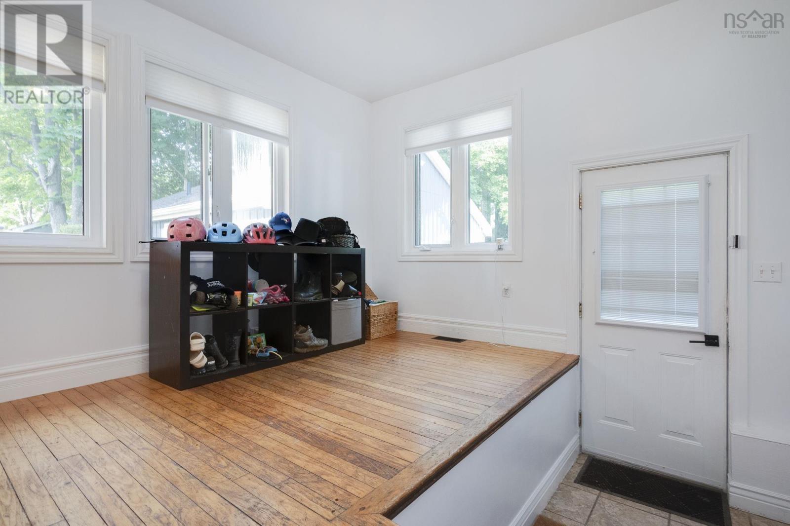 118 Belcher Street - 12
