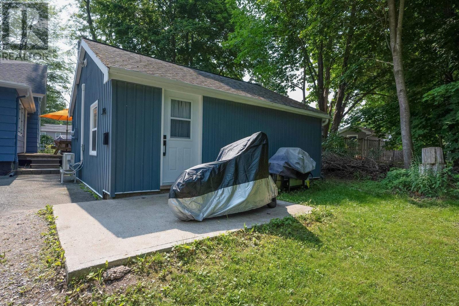118 Belcher Street - 34