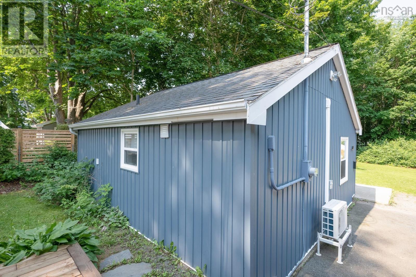 118 Belcher Street - 35