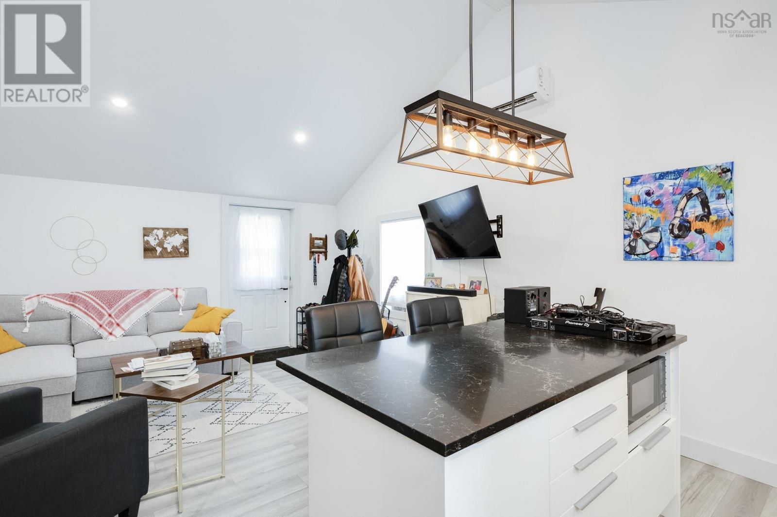 118 Belcher Street - 39