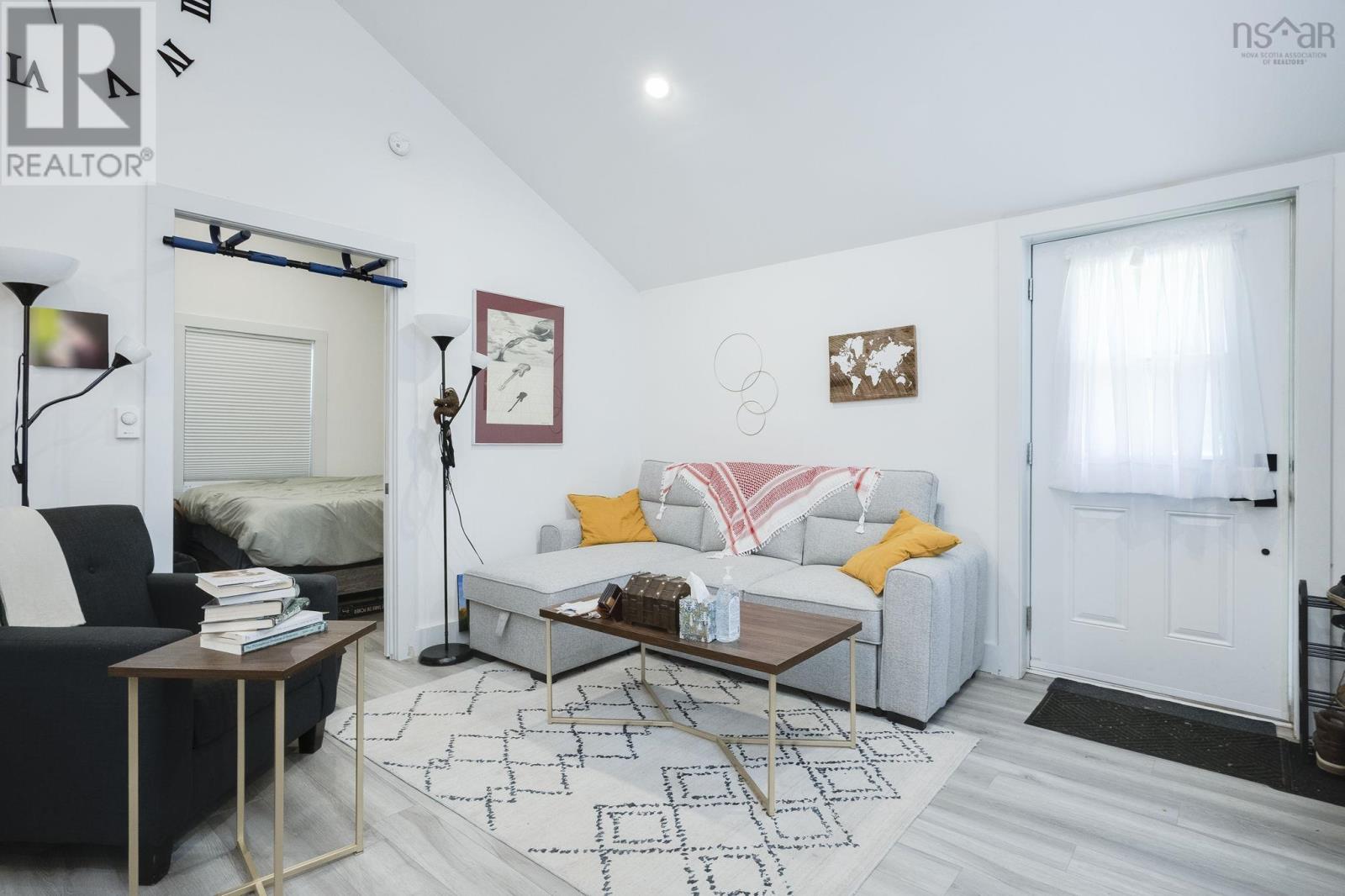 118 Belcher Street - 41