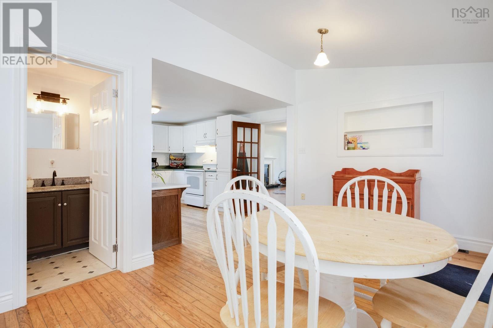 118 Belcher Street - 9