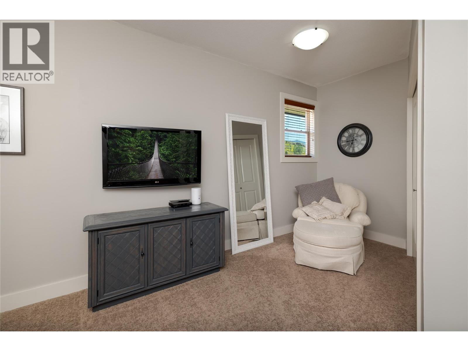 888 HEWETSON Avenue, Kelowna