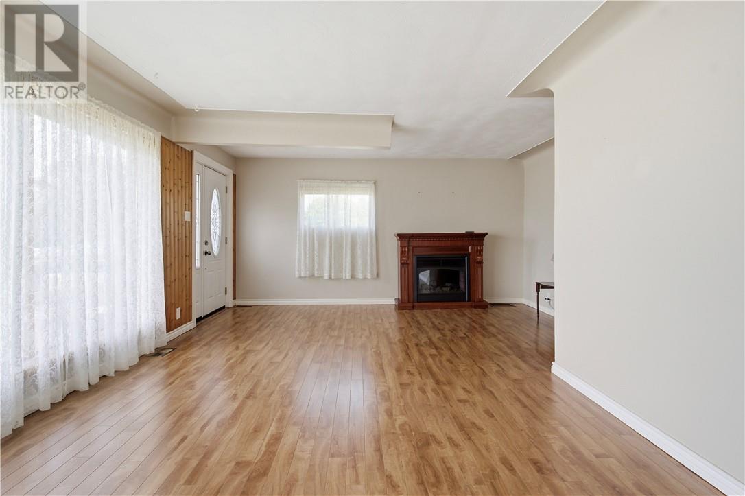 6 West Street - 12