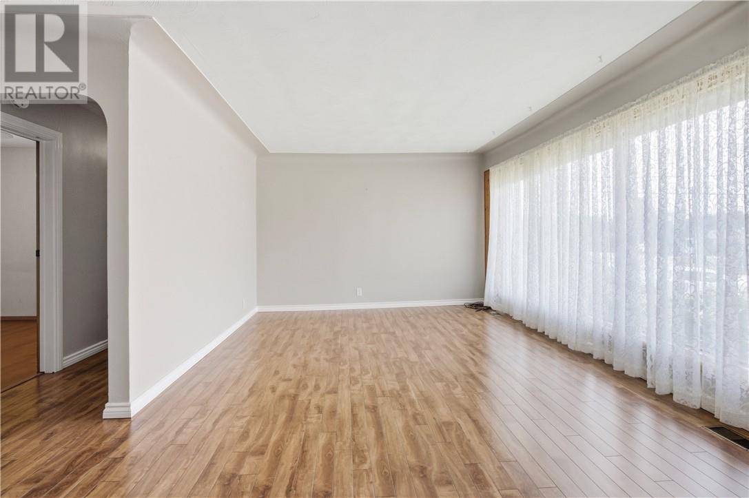 6 West Street - 13