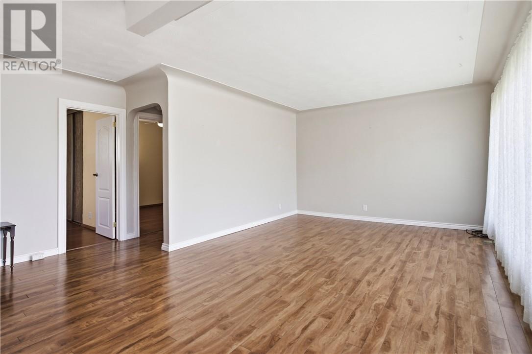 6 West Street - 14