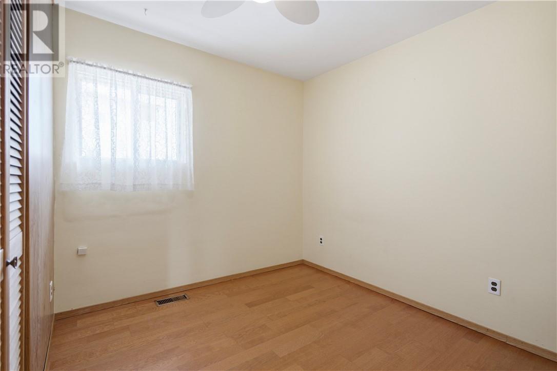 6 West Street - 15