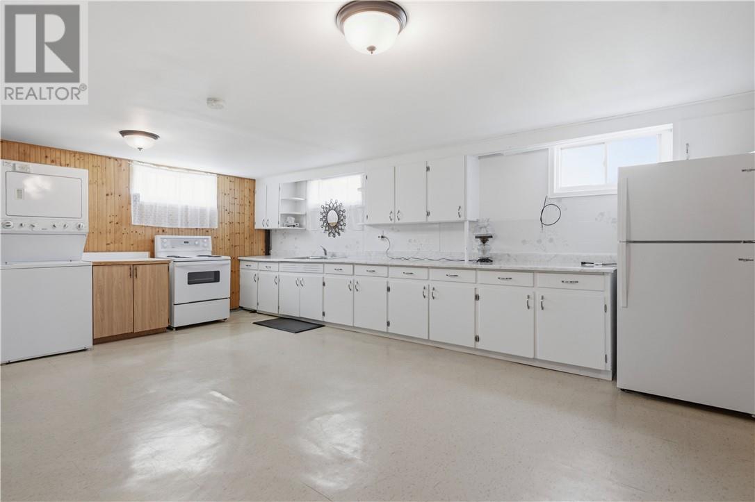 6 West Street - 25
