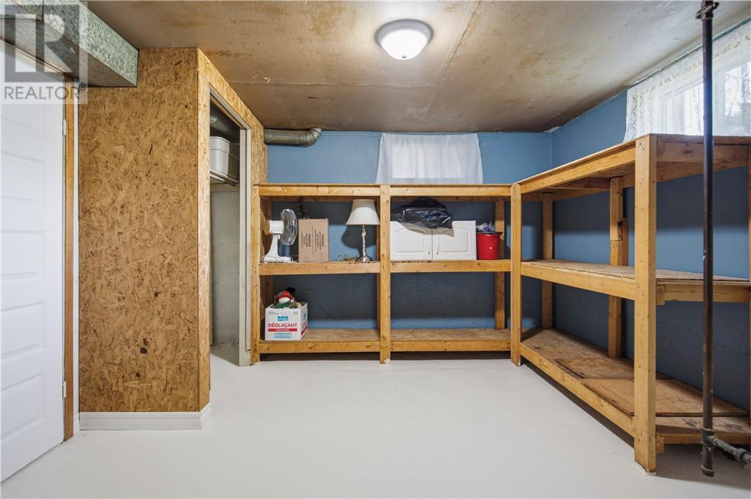 6 West Street - 32