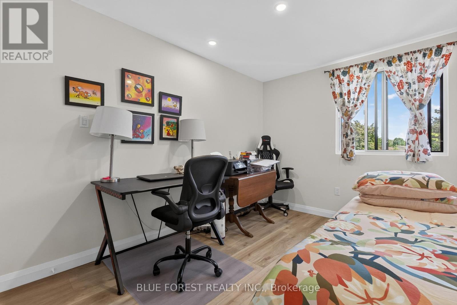 #202 600 GRENFELL DRIVE - 16