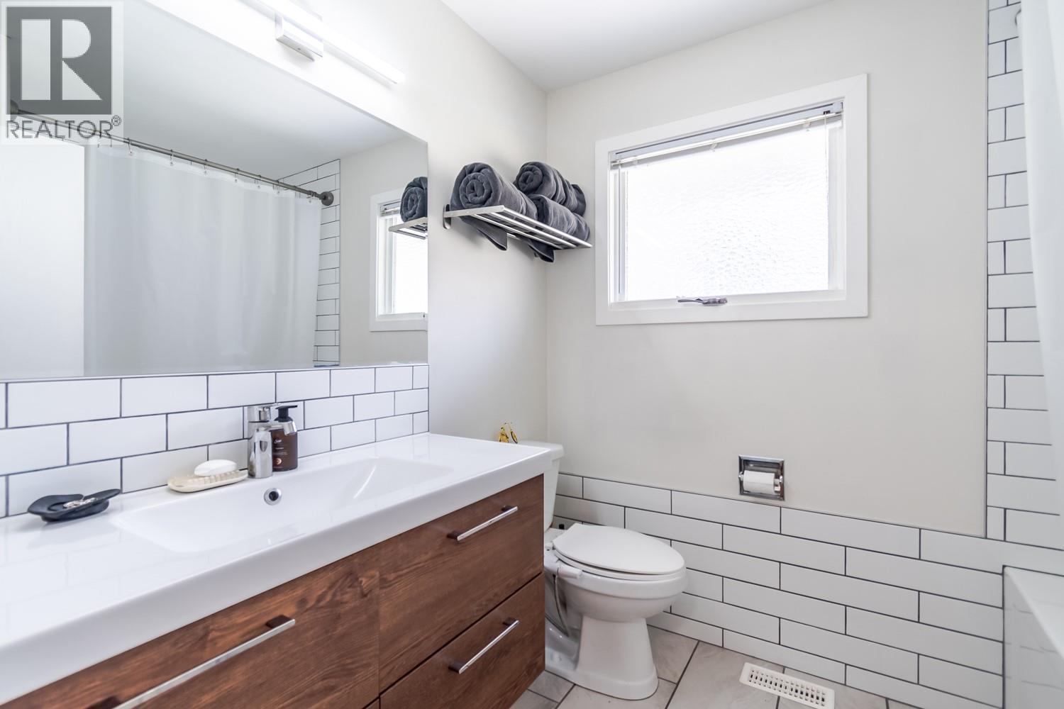 819 ORCHARD Drive - 5