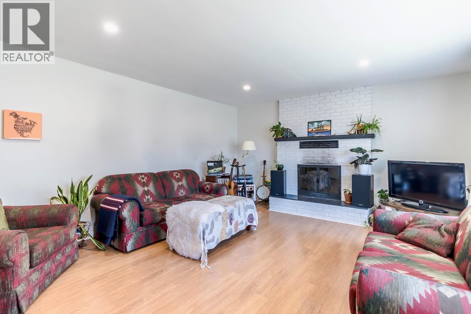 819 ORCHARD Drive - 53