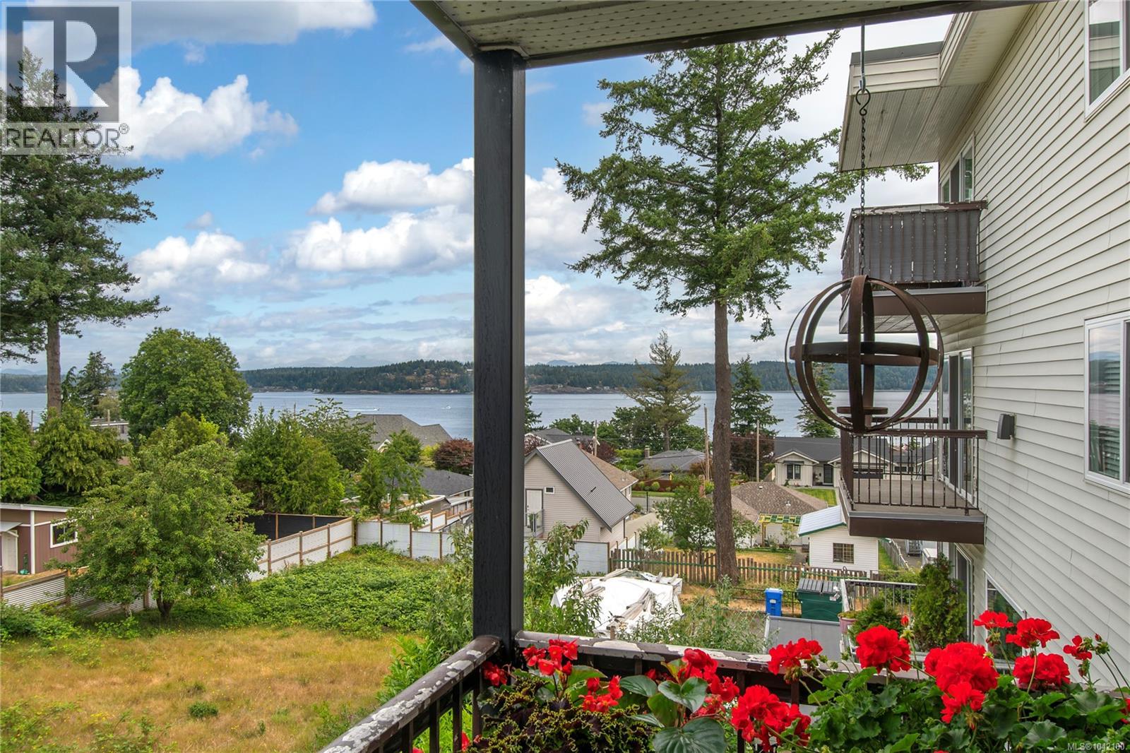 201 615 Alder St, Campbell River