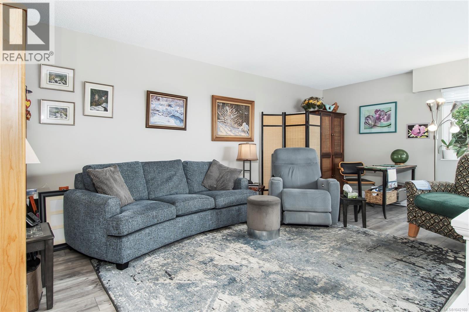 201 615 Alder St, Campbell River
