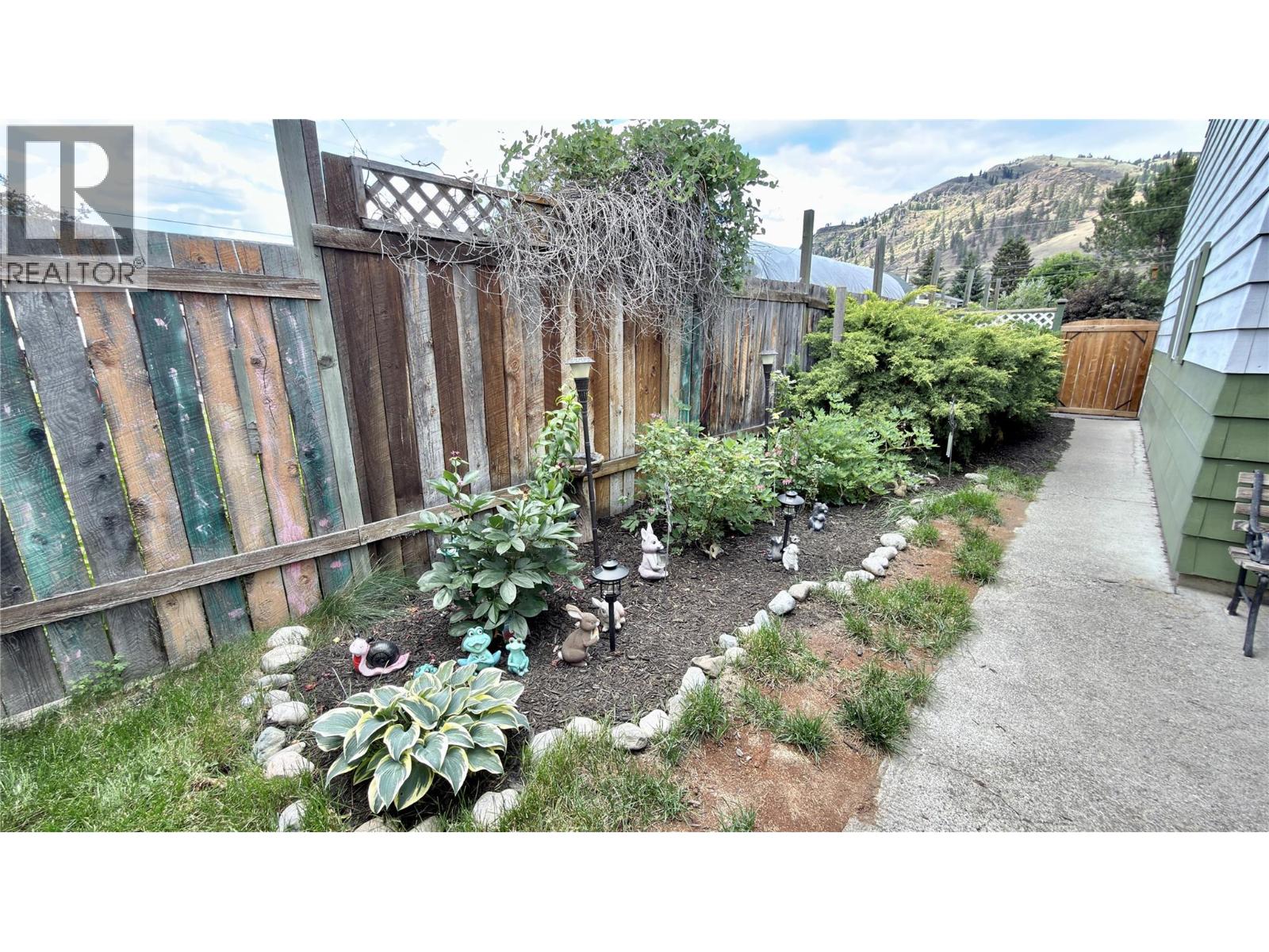 482 Sixth Avenue - 15