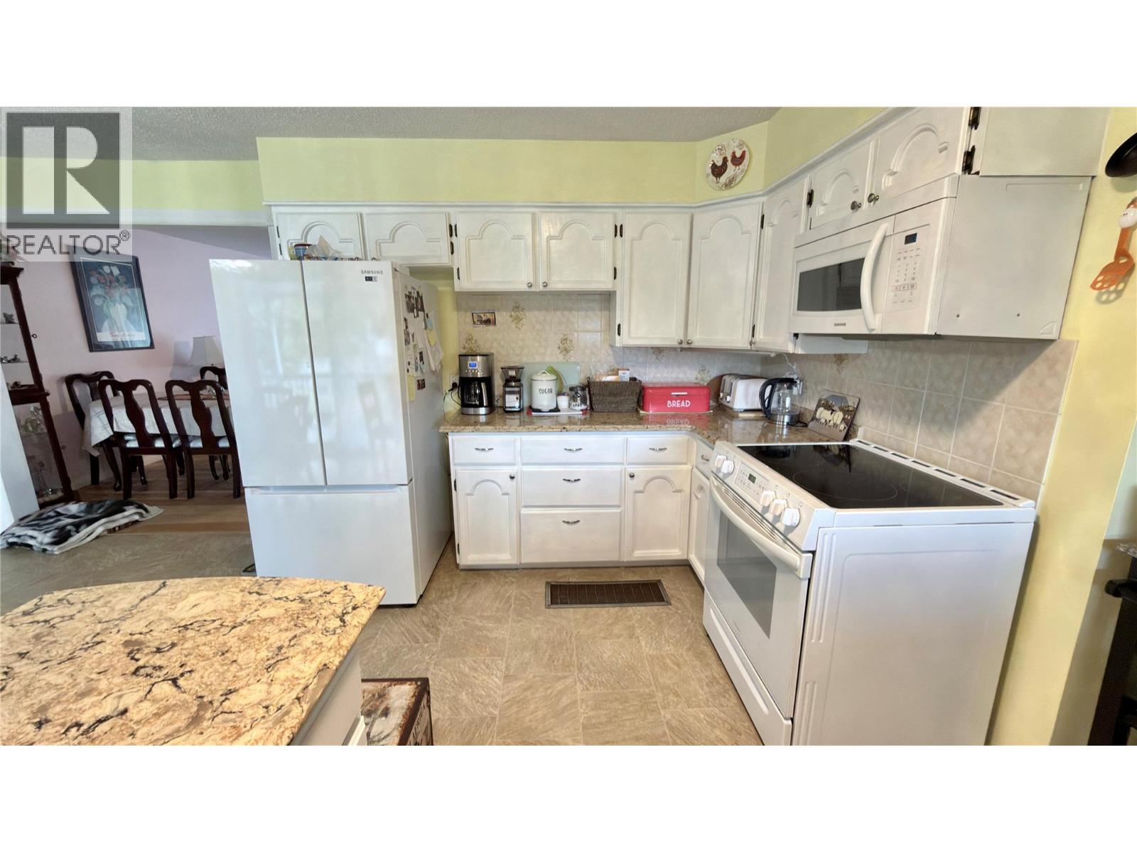 482 Sixth Avenue - 27