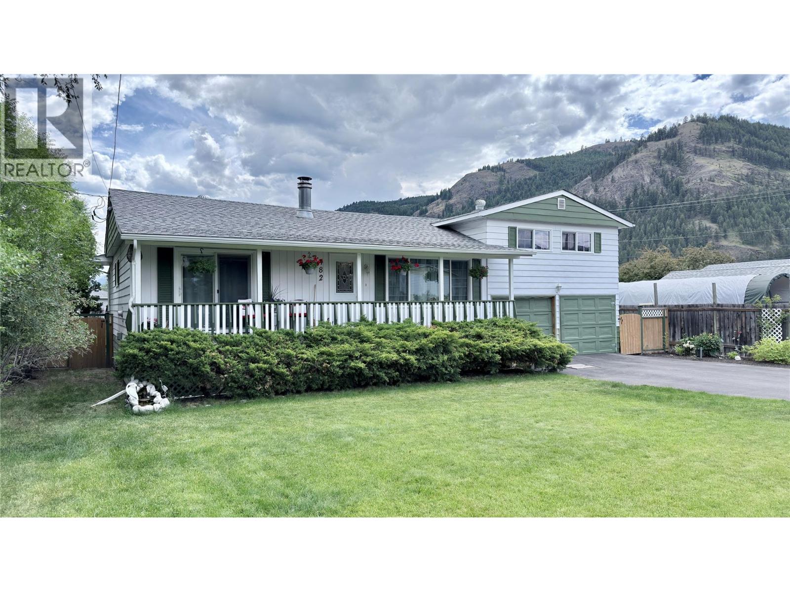482 Sixth Avenue - 8