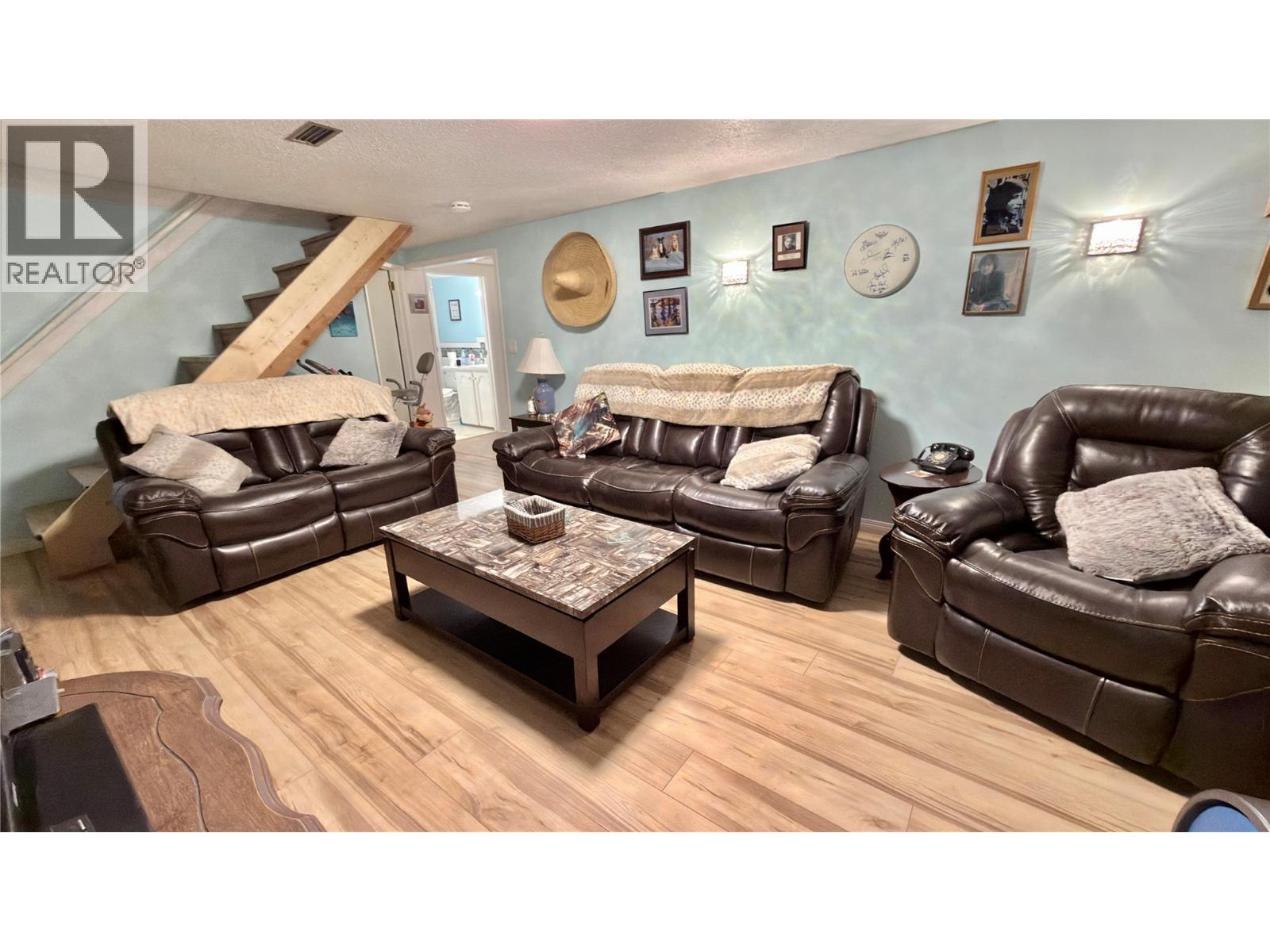 482 Sixth Avenue - 47